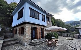 Cozy Blue Stone House With A Great Sea View.